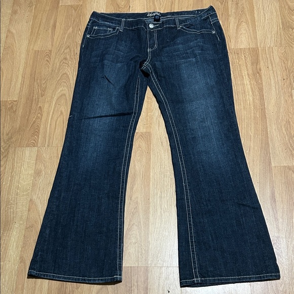 Vanity Women's Dark Blue Flare Jeans 33W/33L EUC - Picture 1 of 7